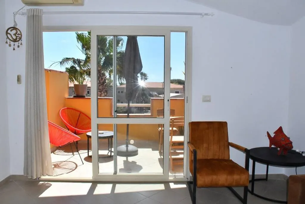 Kyaala Djadsal Moradias Pool&Sea Apartment Santa Maria