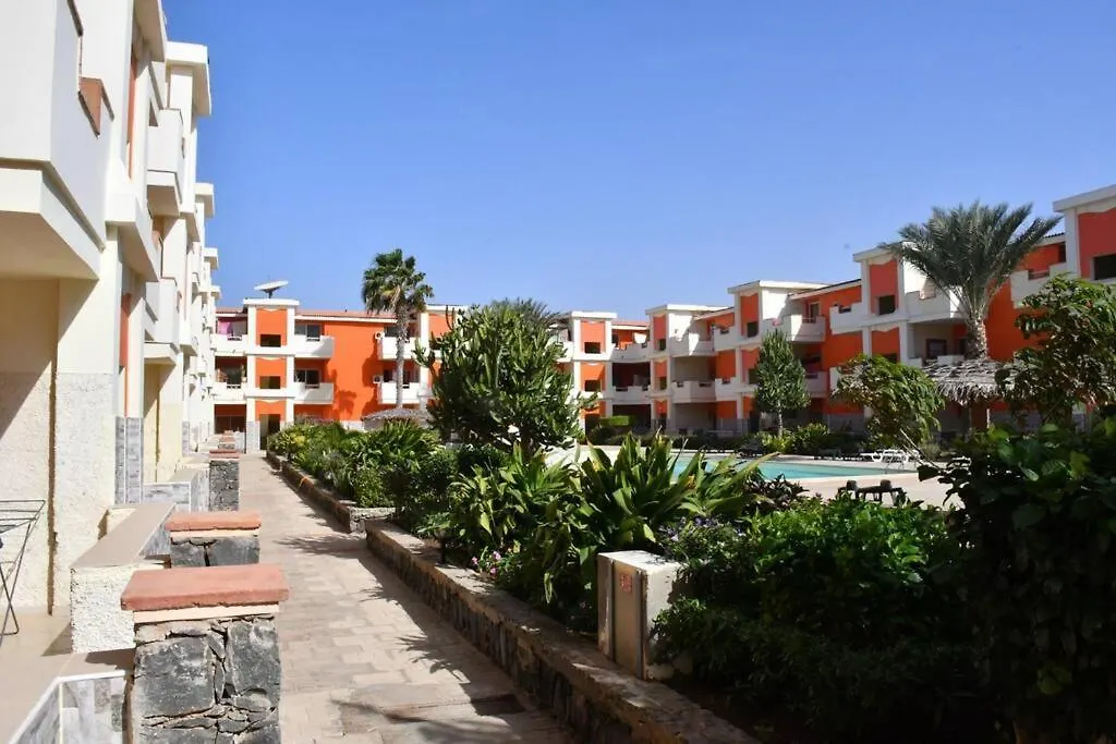 Kyaala Djadsal Moradias Pool&Sea Apartment Santa Maria